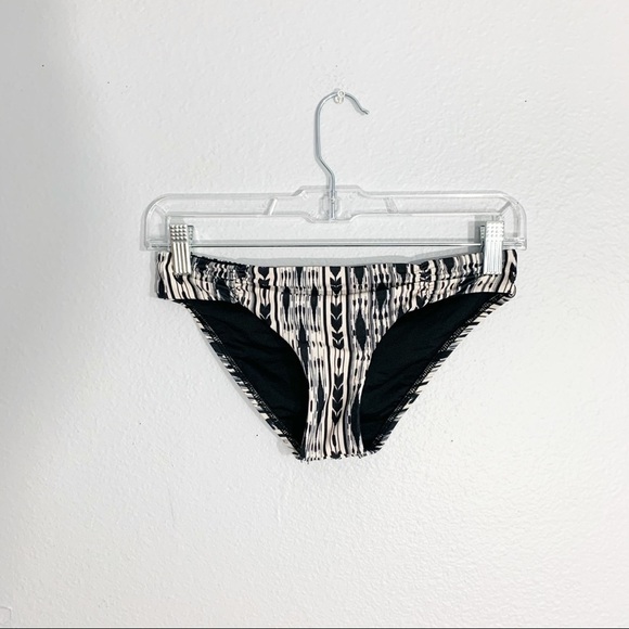 L*SPACE MONIQUE Full Coverage Bikini Bottom Tribal - Picture 2 of 5